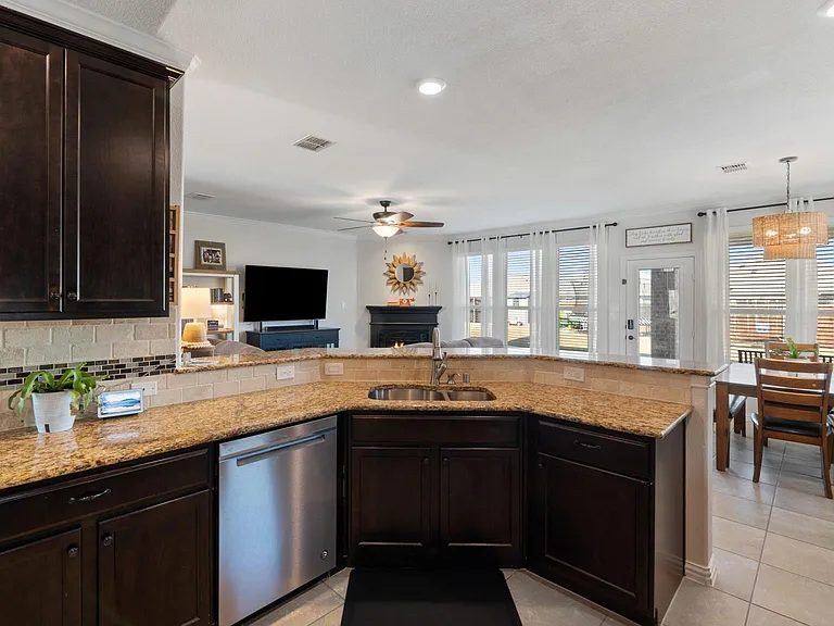 211 Chamberlain Dr — Photo 21