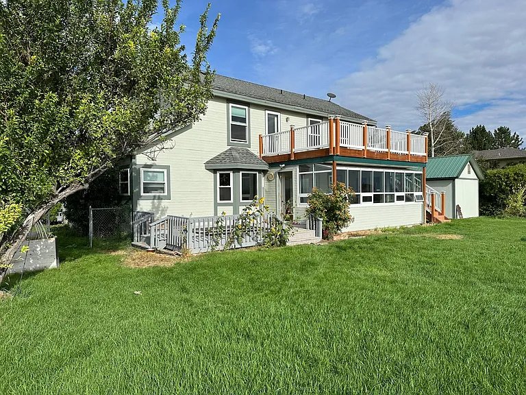 427 Edwards Dr — Photo 17