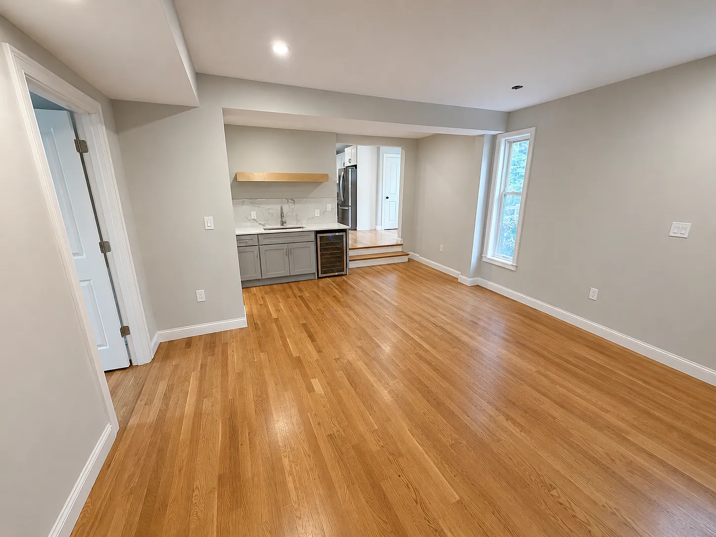 12 bed, 4100 sqft, $21,450 — Photo 3