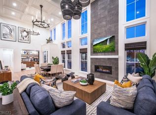 1 Peacock Ln, Berkeley Heights, NJ 07922