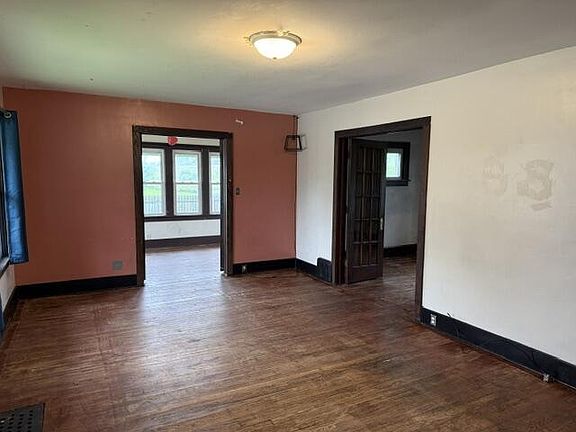 4th image of 7229 Sheridan ROAD