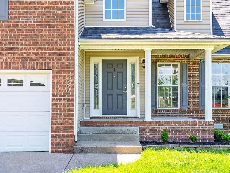 680 Foxfield Dr — Photo 3