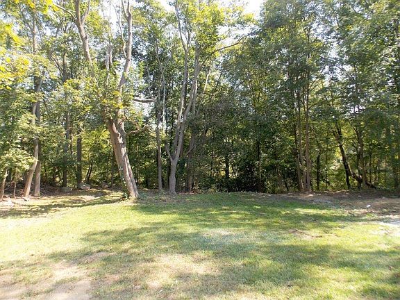 3rd image of 40 Riverdale Ave