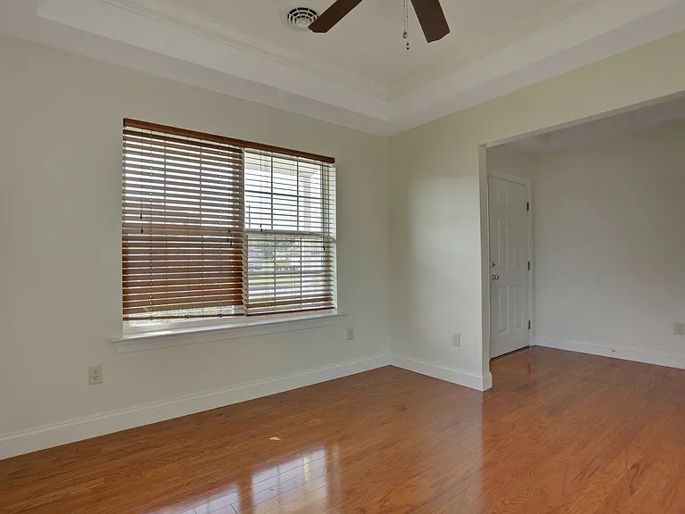 312 Sleepy Hollow Dr — Photo 13