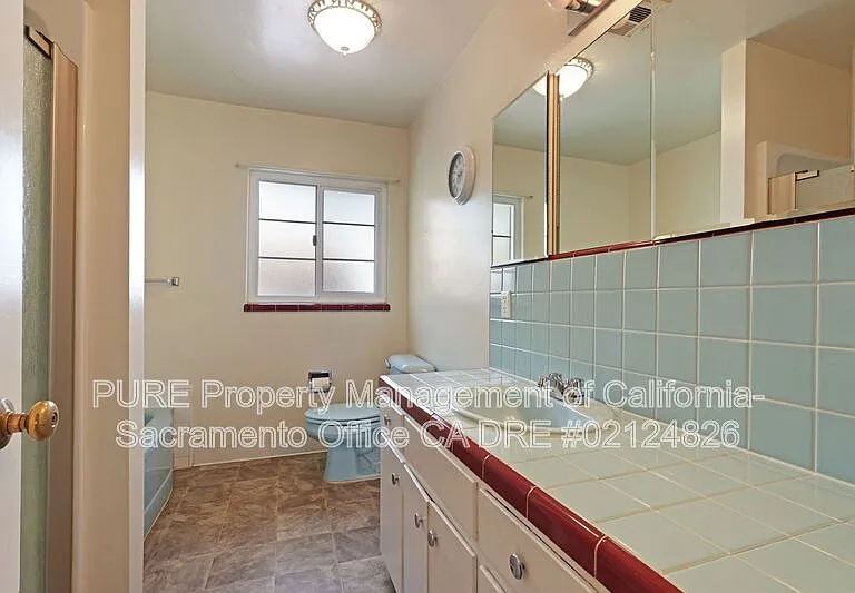 5201 T St — Photo 23