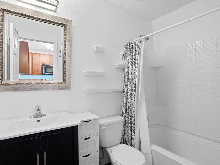 7508 Osuna Rd NE — Photo 5