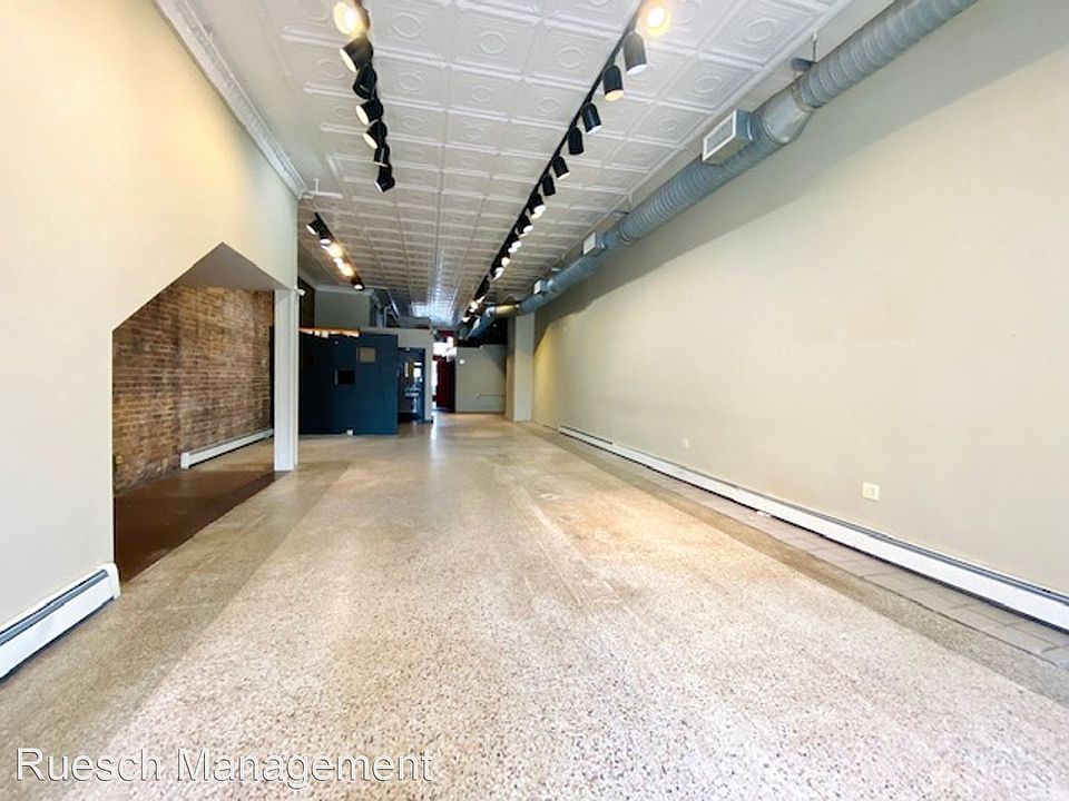 1st image of 125 N Broadway St