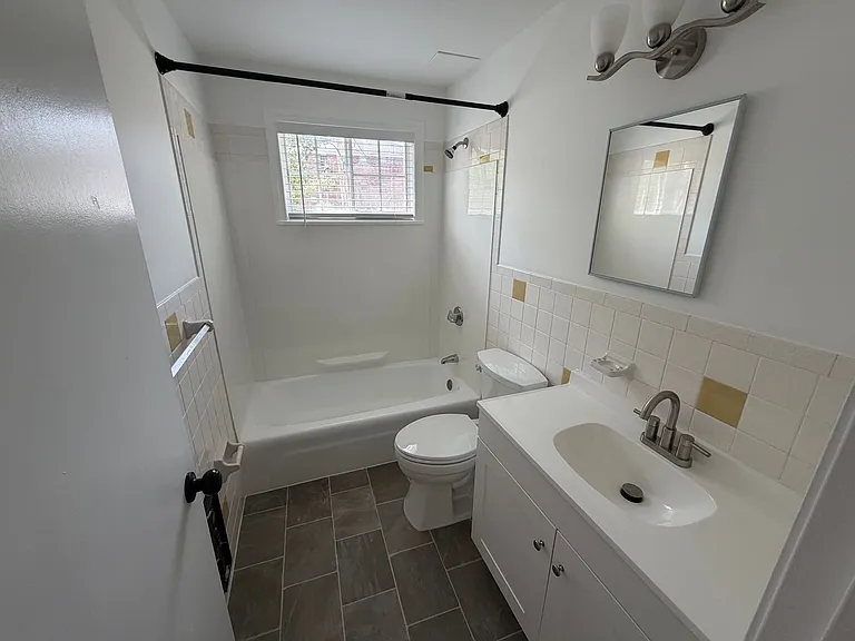 104.5 Washington St #1 — Photo 9