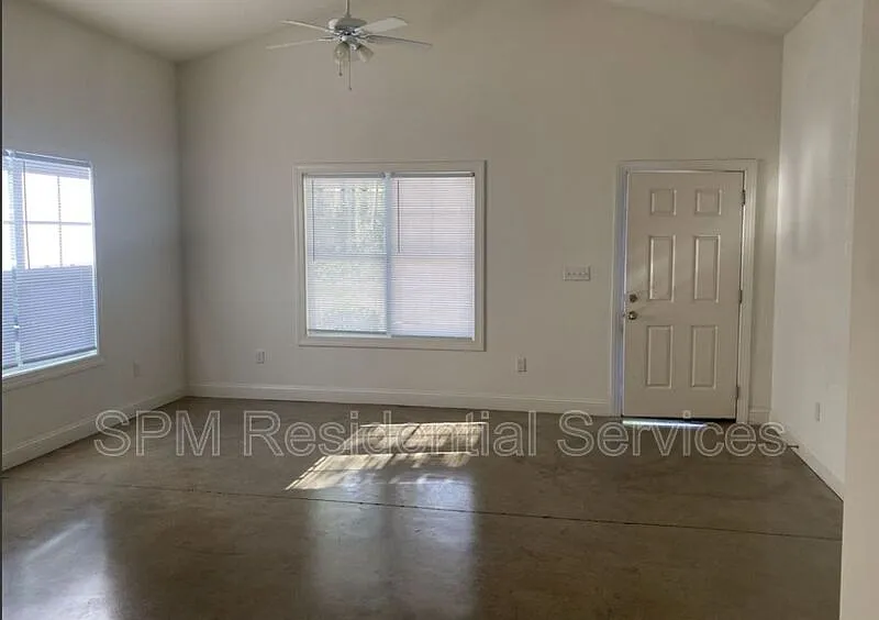 1 bed, 1.0 bath, 900 sqft, $1,325 — Photo 3