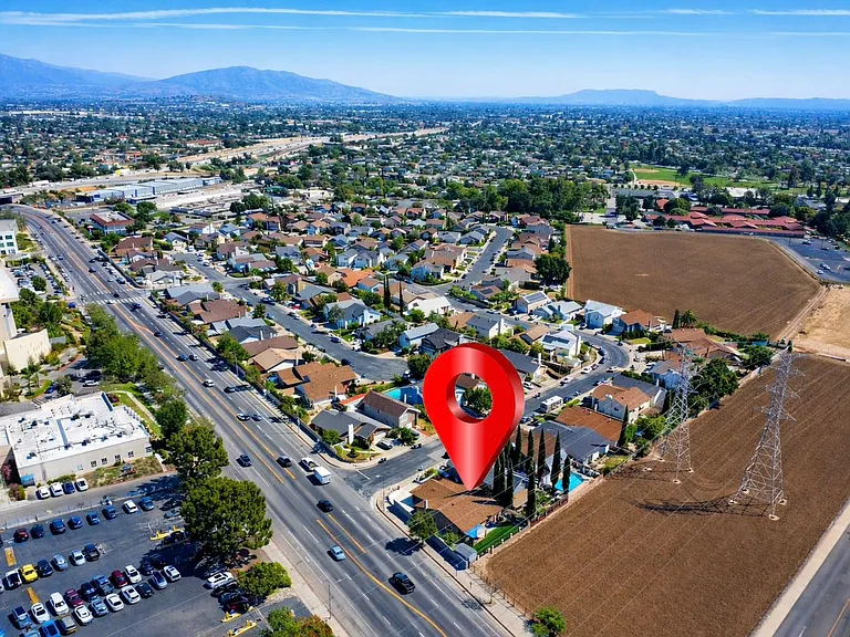11493 Lev Ave — Photo 31