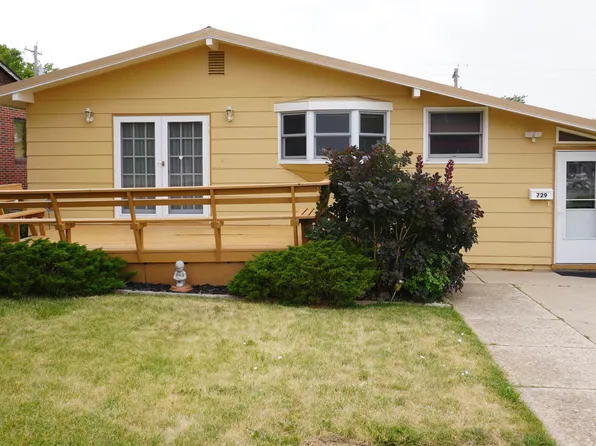 729 N 11th St, Spearfish, SD 57783