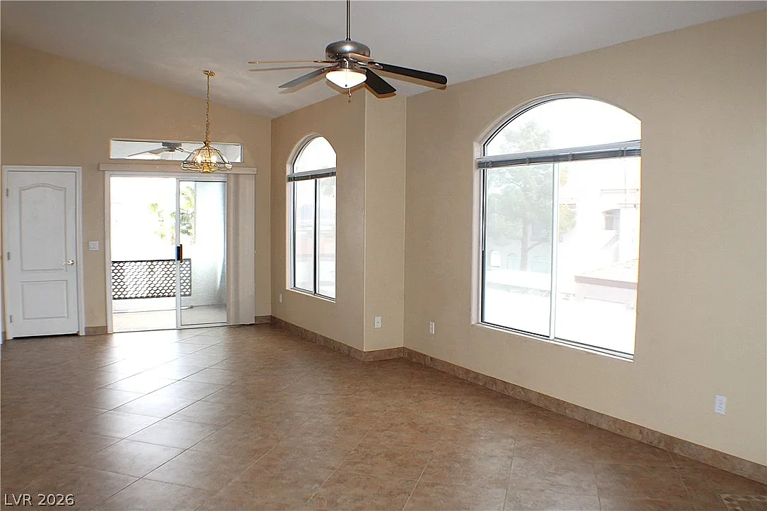 700 Carnegie St — Photo 3