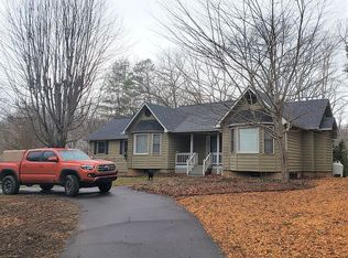 18 Oakwood Rd, Candler, NC 28715