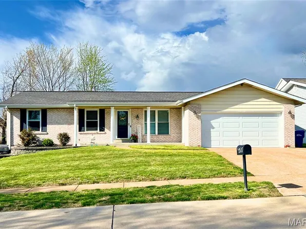 2517 Alcarol Dr, Fenton, MO 63026