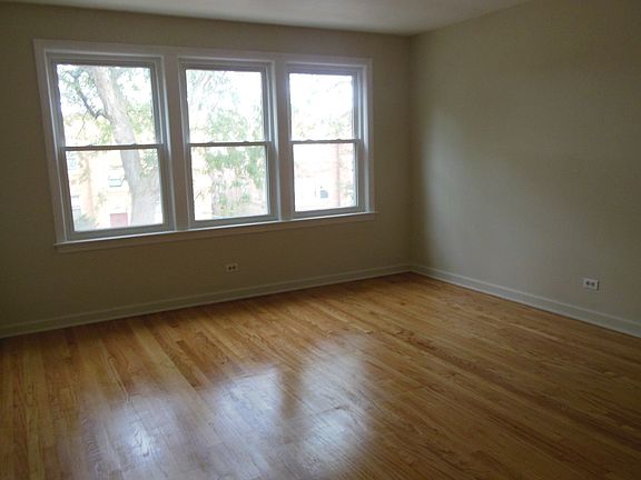 3rd image of 6620 N Seeley Ave #2n