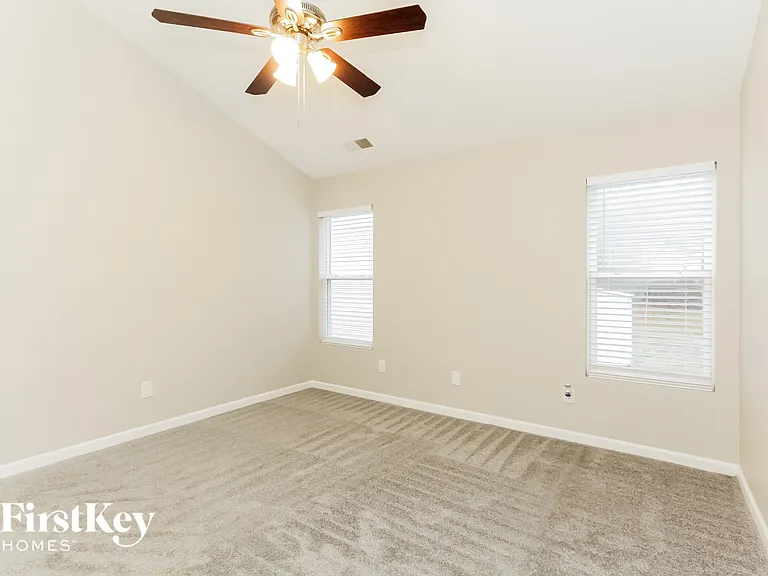 7307 Woodbourne Ln — Photo 9