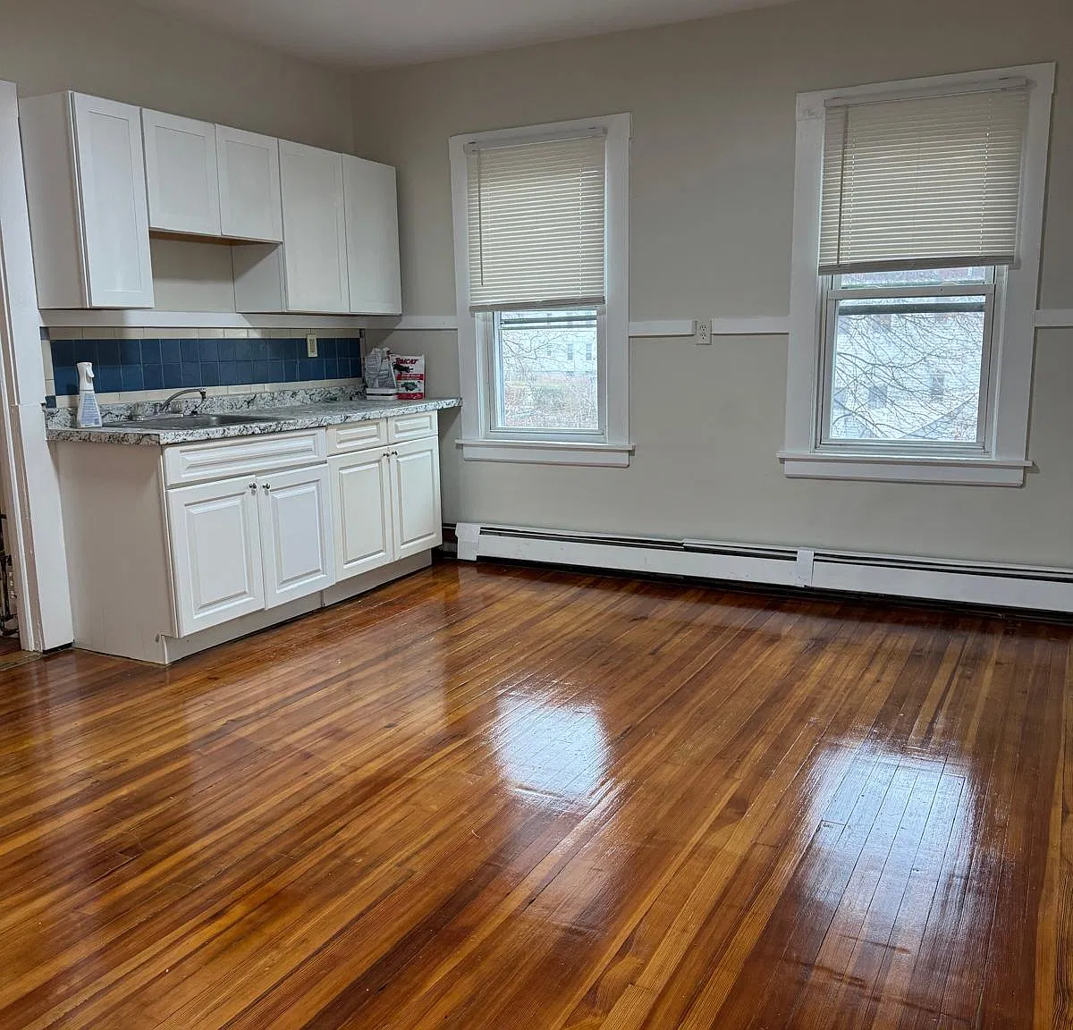3 bed, 1220 sqft, $1,700 — Photo 2