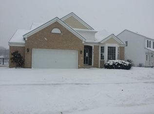 2193 Sweetwater Dr, Woodstock, IL 60098