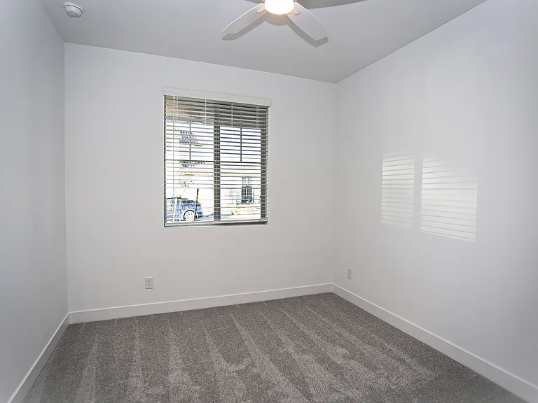 745 W Sparrow Dr — Photo 12