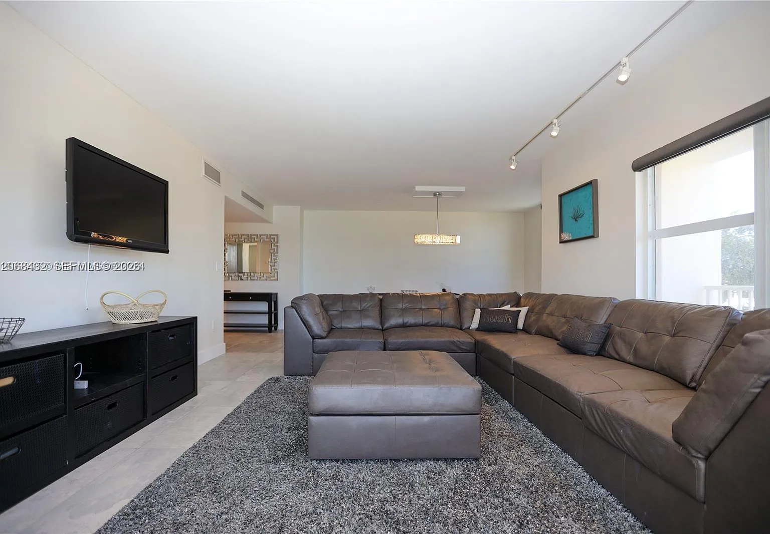 Arlen House Condo — Photo 4