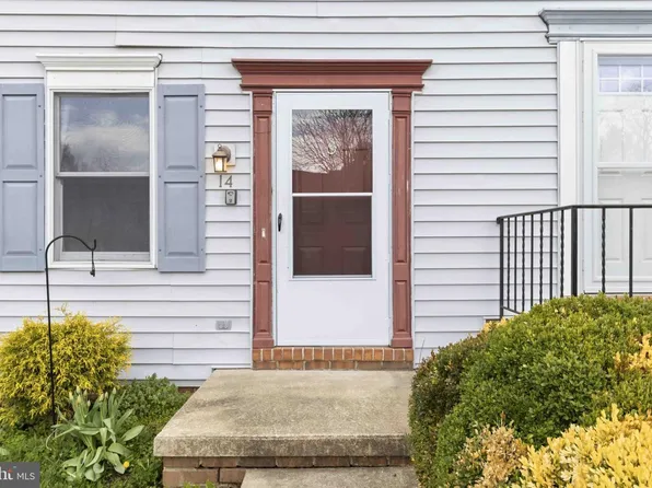 14 Cranfield Ct, Elizabethtown, PA 17022