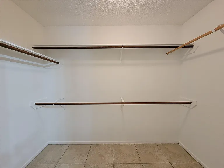 17207 Meadow Heights Dr — Photo 27