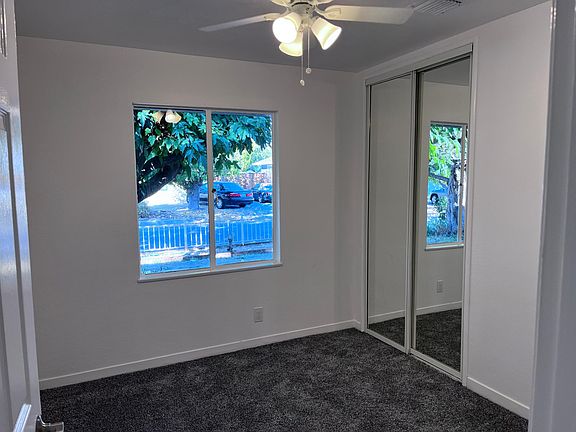 Bedroom One/Seomra Leapa a hAon