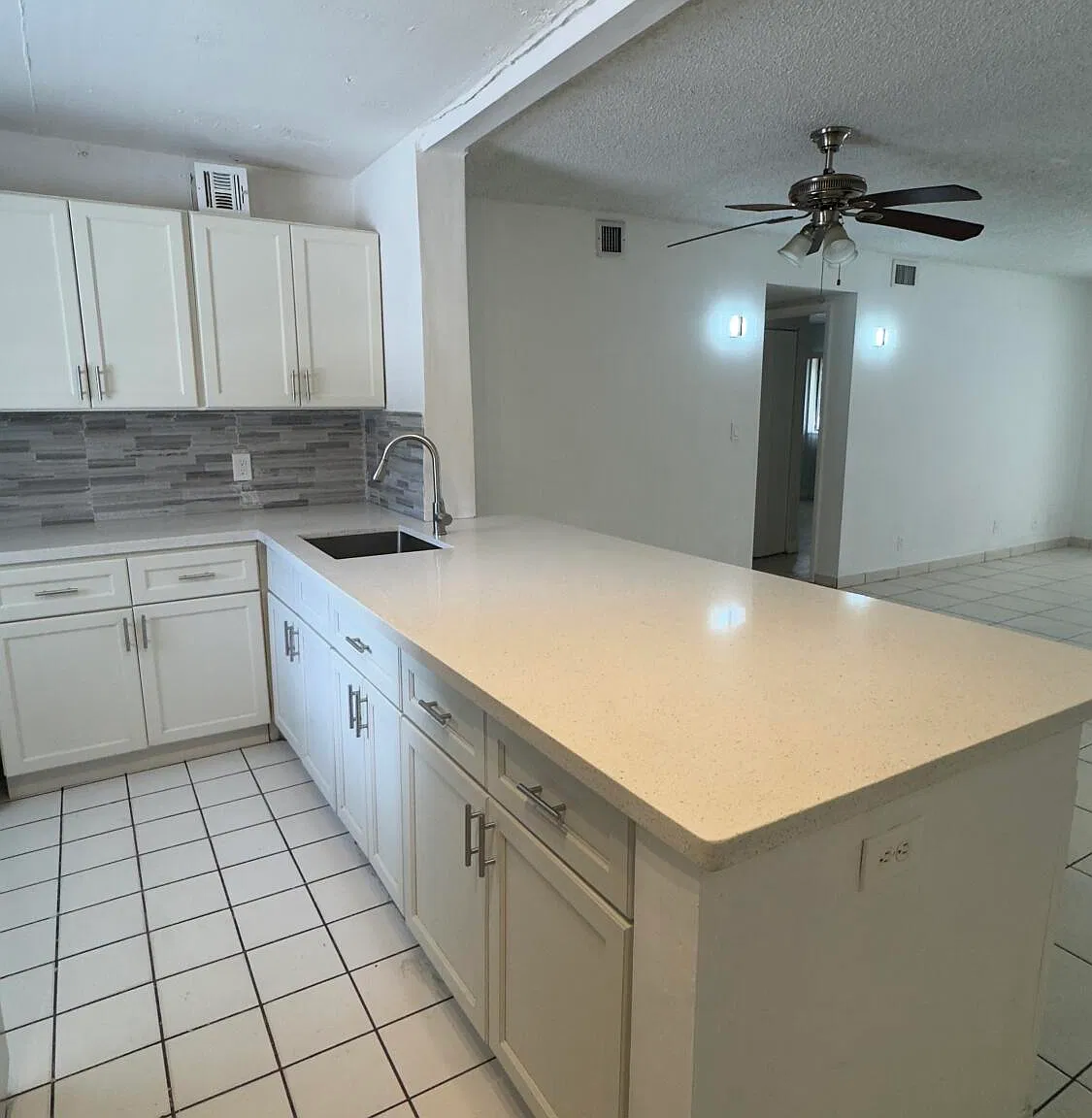 2 bed, 2.0 bath, 1012 sqft, $1,950 — Photo 3