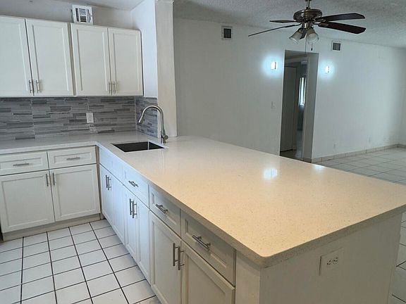 3rd image of 4220 Inverrary Blvd APT 99A