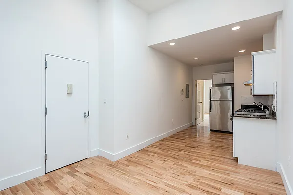 Rented by Nooklyn NYC LLC | media 28
