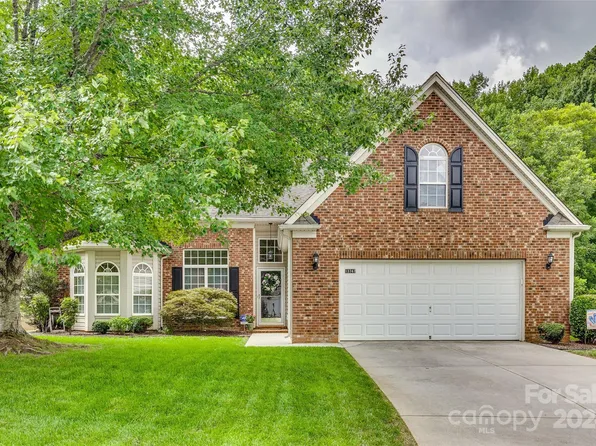 13747 Kensal Green Dr, Charlotte, NC 28278