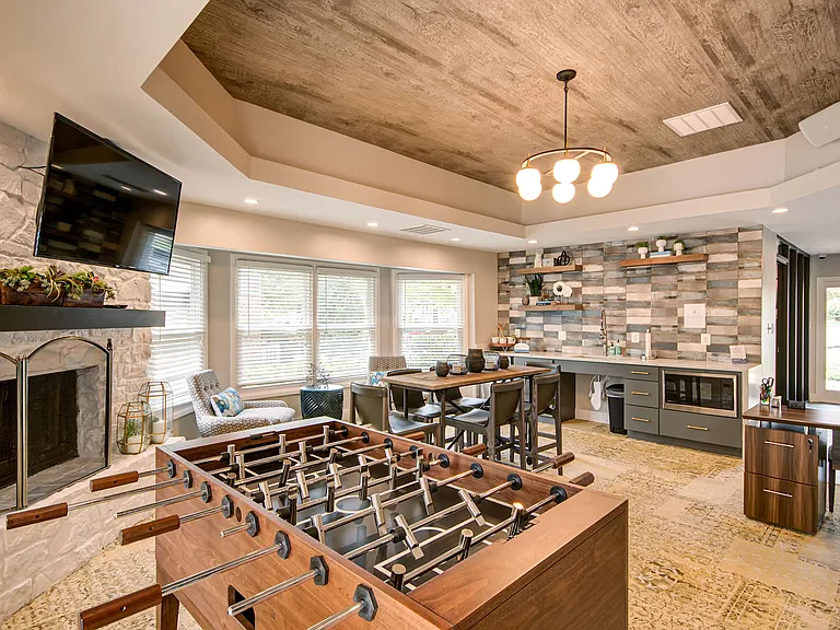Saddle Ridge Apartments — Photo 8