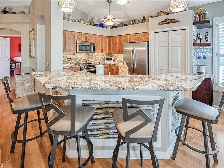 23036 Lone Oak Dr — Photo 14