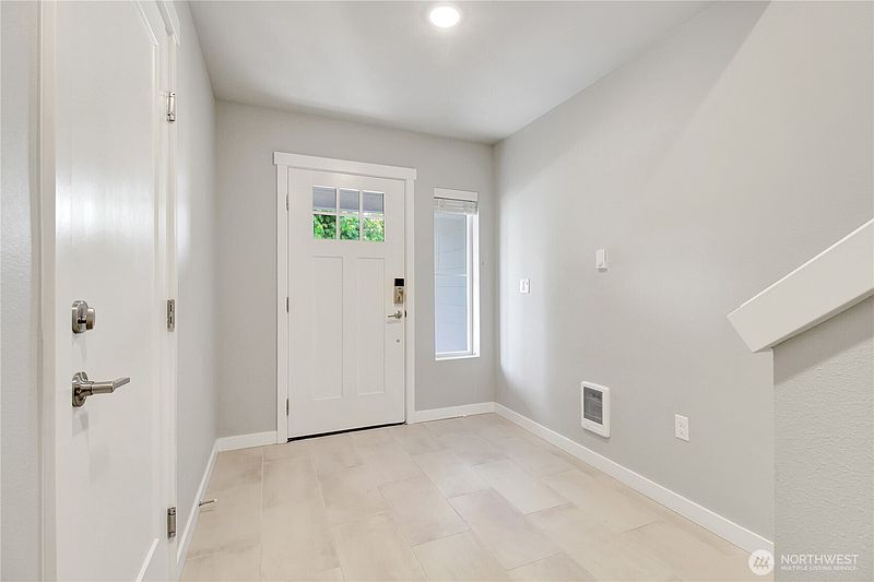 5th image of 2014 101st Avenue SE #5