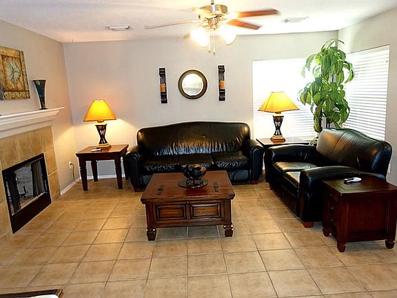 2nd image of 13930 Sac Ct