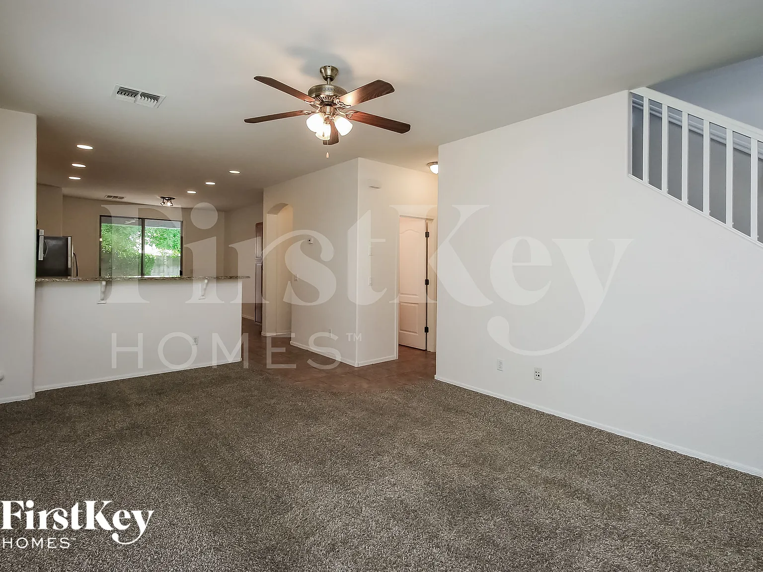 4 bed, 2.5 bath, 2162 sqft, $2,355 — Photo 3