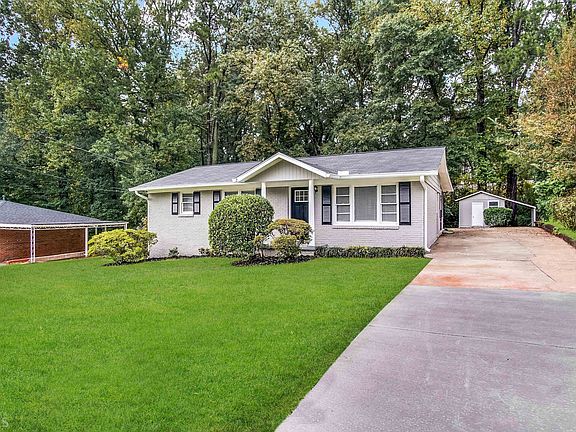 3rd image of 2038 Thomasville Dr SE