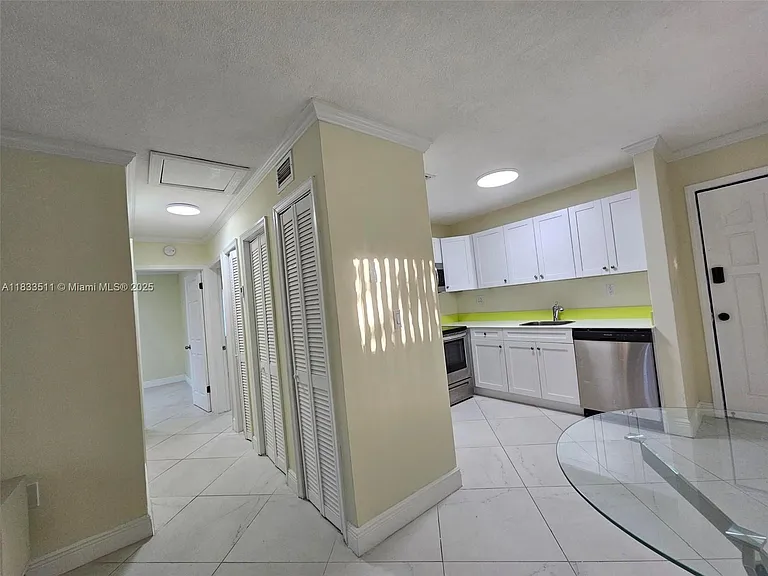 46 NW 35th St #2 — Photo 12