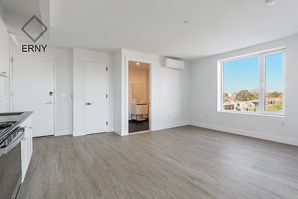 Rented by ERNY LLC | media 4