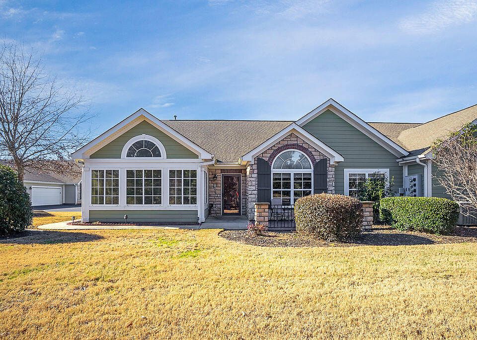 1st image of 131 Harvest Ln