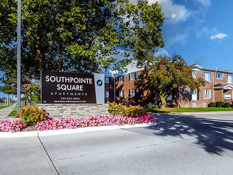 Southpointe Square — Photo 12