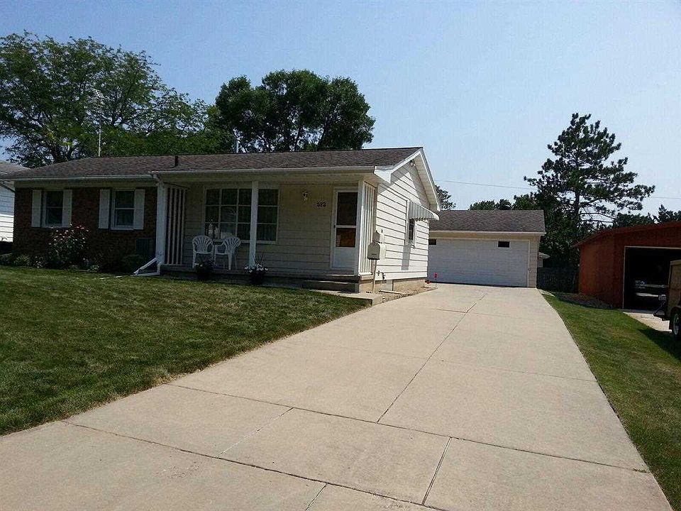 2nd image of 523 Pioneer Rd