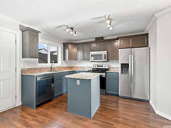 3rd image of UNIT 312-810 Hampton CIRCLE