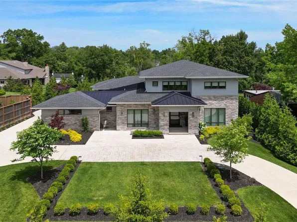 9147 Clayton Rd, Saint Louis, MO 63124