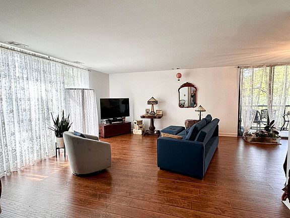 3rd image of 111 Acacia Dr APT 312