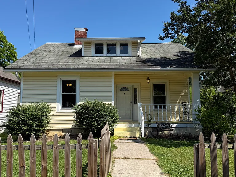 308 E Quincy Ave — Photo 18
