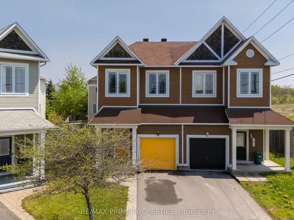 103 Freeport Dr, Ottawa, ON K2M 0A8