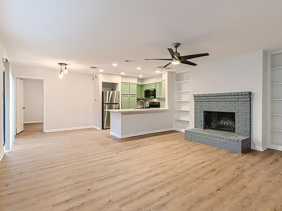 3rd image of 7825 Beauregard Cir APT 9A
