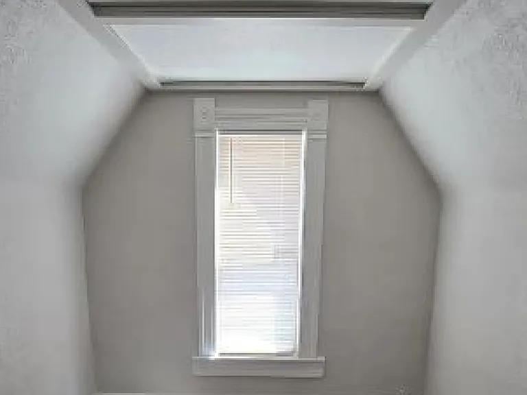 104 N Grove St — Photo 14