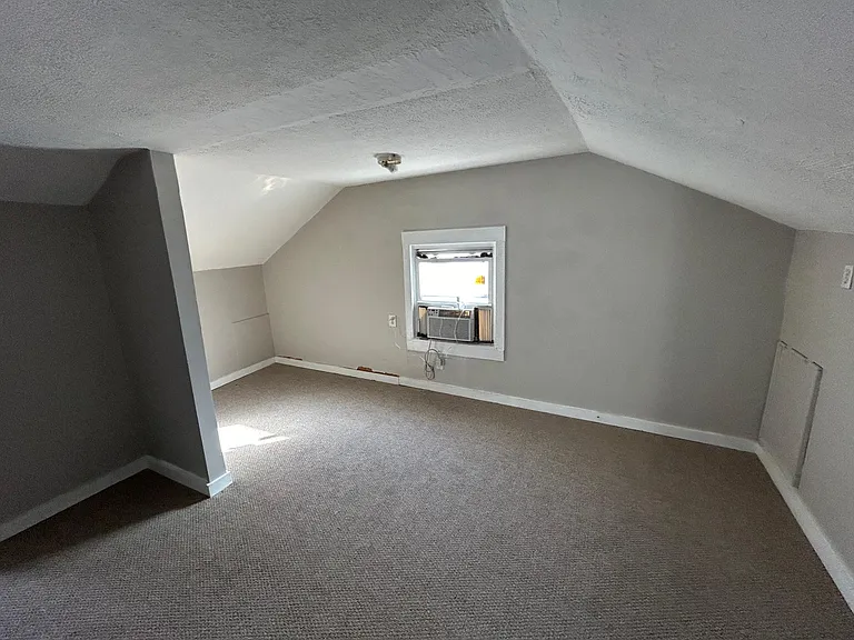 310 W Kenton St — Photo 13